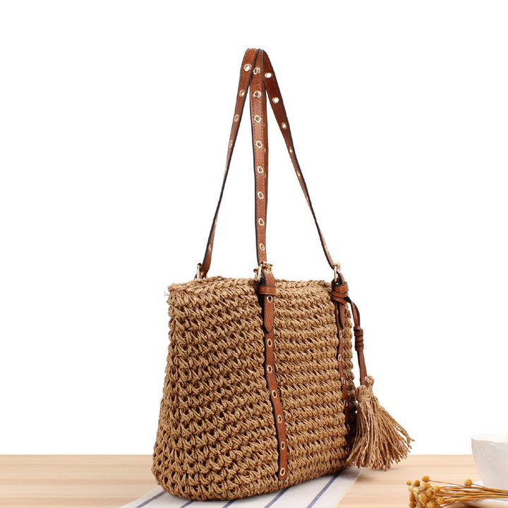 Elegant Beach Bag Made of Handcrafted Natural Material with Leather Accents Bowlift