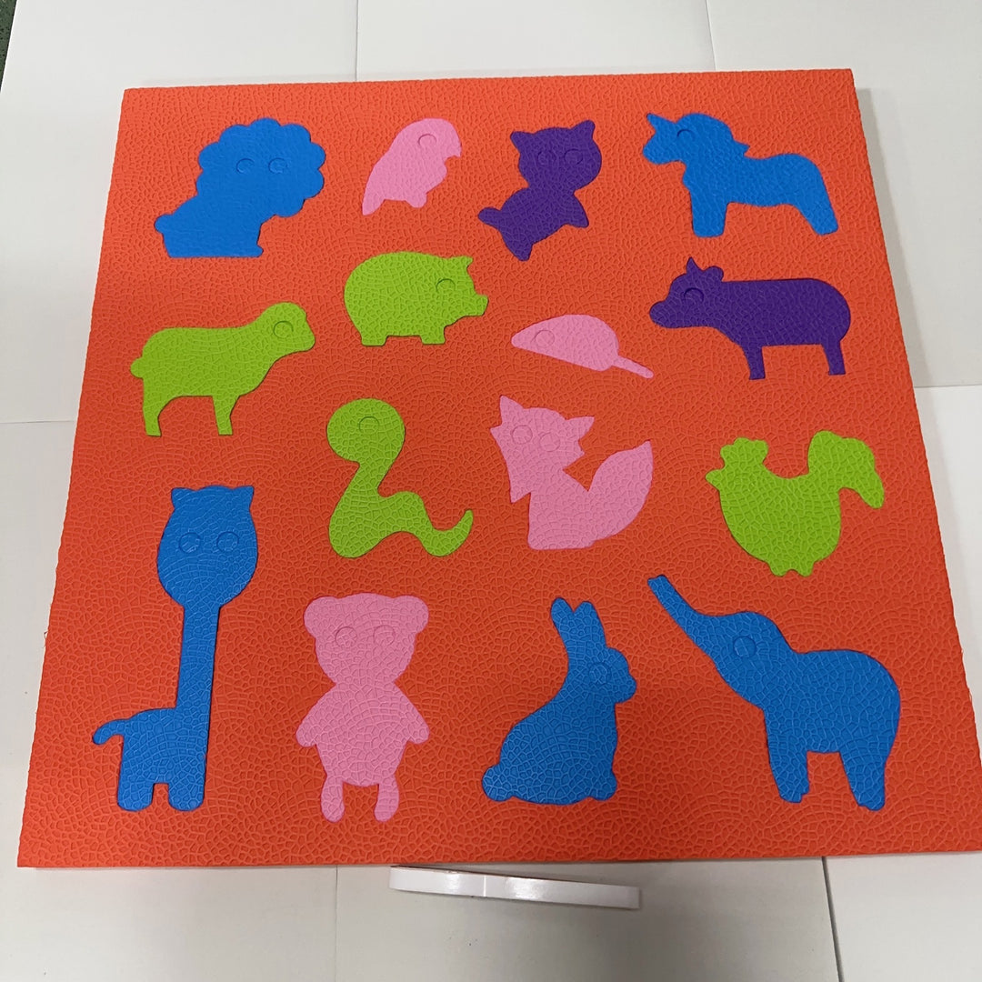 Learning play mat with animal motifs Bowlift