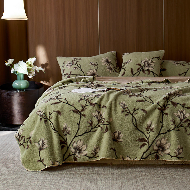 Decorative Flannel Bedspread Bowlift