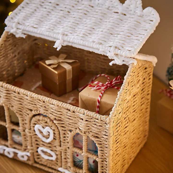 Decorative Woven Storage Tray with Scalloped Edge Bowlift