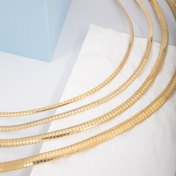 Elegant Statement Wire Choker Bowlift
