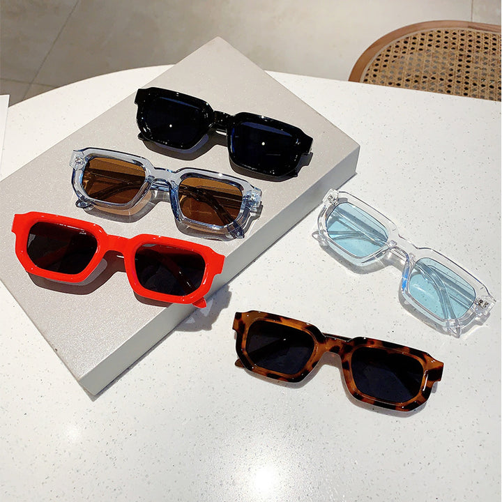 Women's modern sunglasses in innovative rectangular design Bowlift