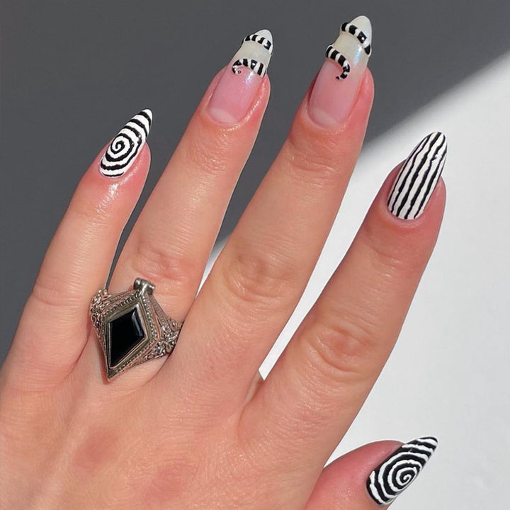 Elegant Stiletto Press-On Nail Art with Rhinestone Accents Bowlift