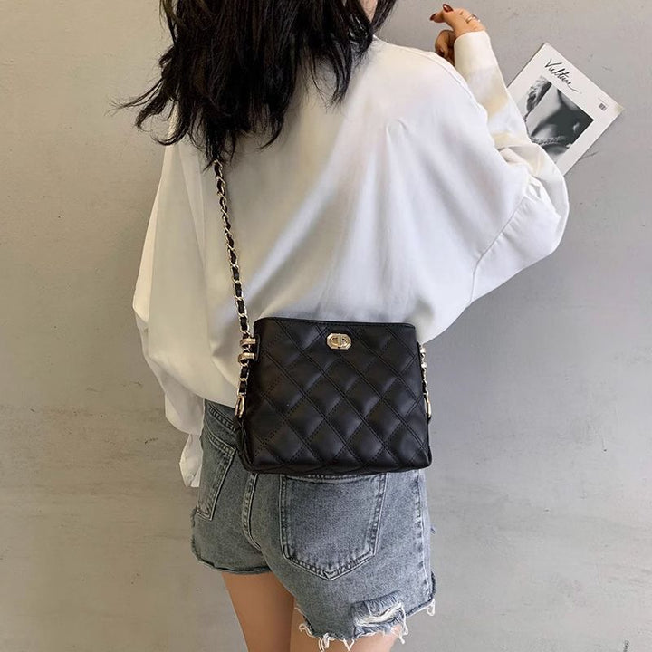 Quilted Crossbody Bag Bowlift