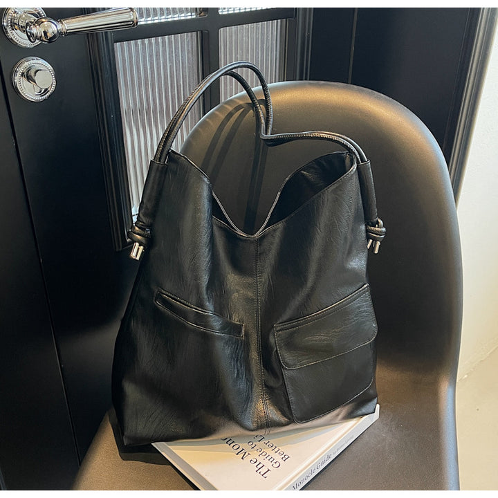 Casual tote bag with practical front pockets Bowlift