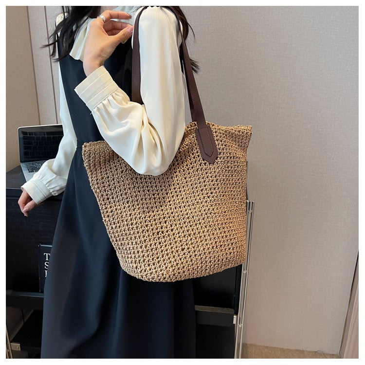 Versatile Woven Beach Bag Bowlift