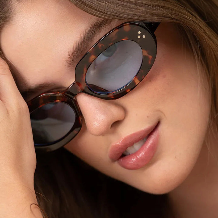 Ladies fashionable sunglasses with unique oval frame and protective lenses Bowlift