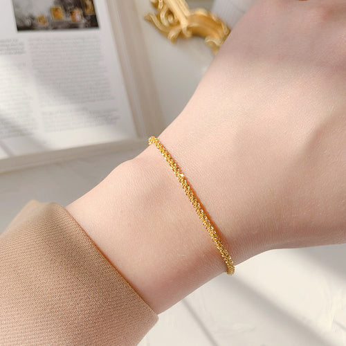 Elegant Minimalist Necklace Bowlift