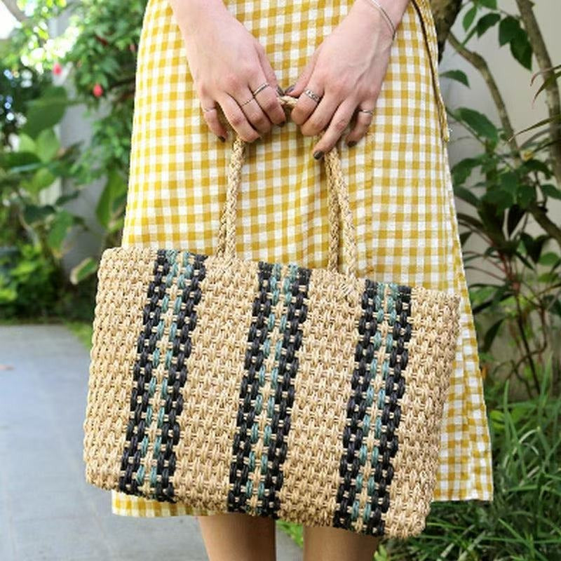 Handbag Made of Braided Natural Material with Colorful Accents Bowlift