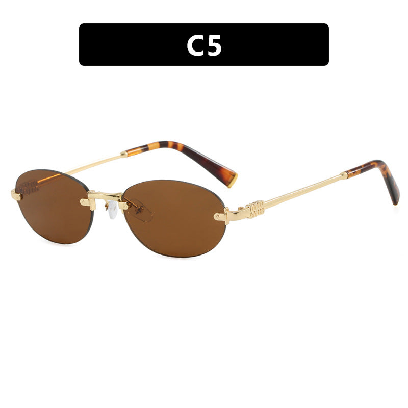 Women's fashion sunglasses with oval frame and elegant accents Bowlift