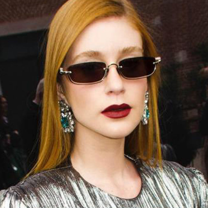 Women Fashionable Square Sunglasses with Elegant Metal Frame Bowlift