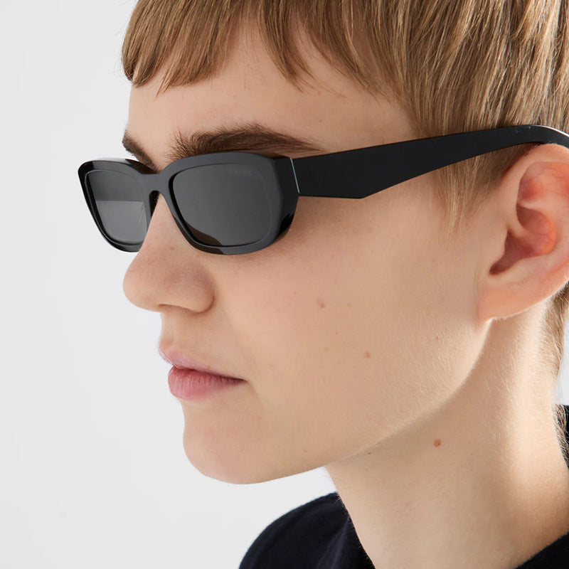 Women's fashionable sunglasses with stylish, rectangular frame Bowlift