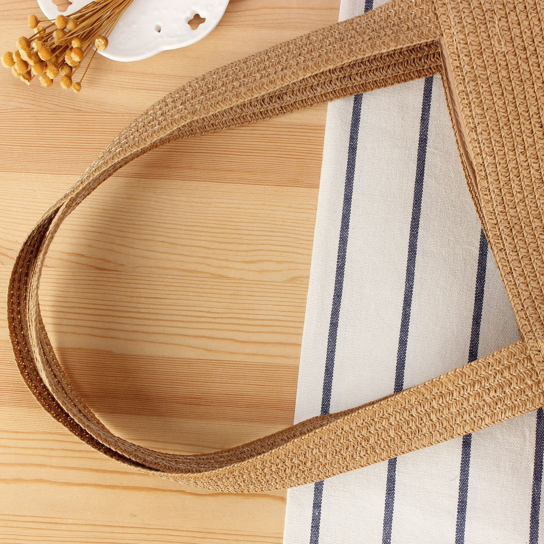 Generous handbag made of hand-knotted natural material Bowlift
