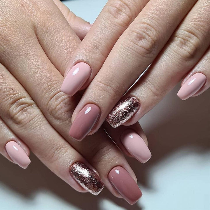 Glamorous Glittery Stiletto Press-On Nails Bowlift