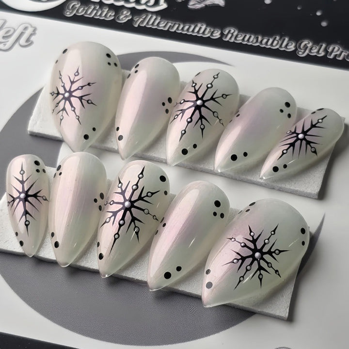 Artificial nail set with snowflake pattern Bowlift