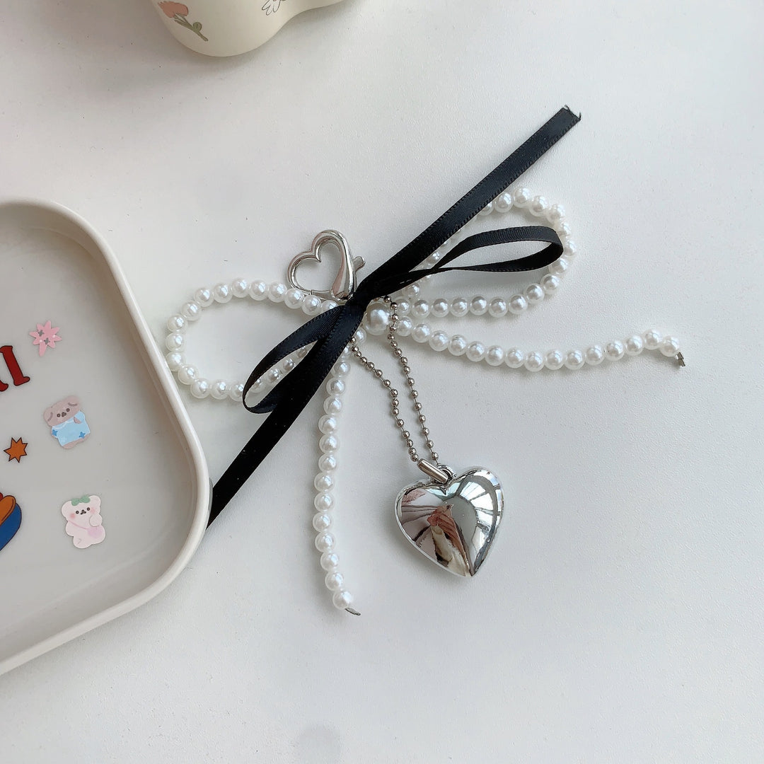 Chic Pearl Heart Keychain Bowlift