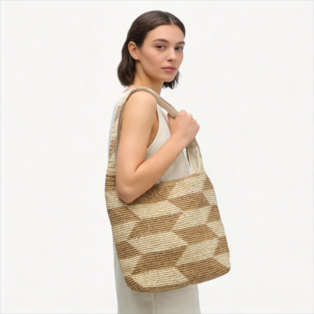 Stylish handbag made of natural weave Bowlift