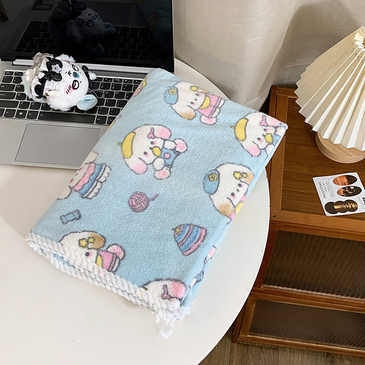 Cuddly blanket with playful animal motif Bowlift