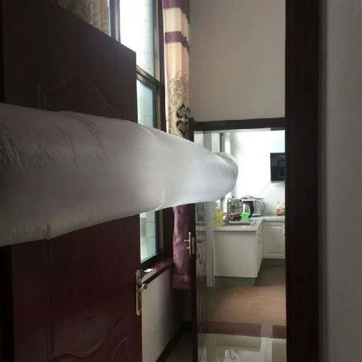 Unisex one size slanted air outlet deflector for wall-mounted split units with adhesive joint and flexible plate Bowlift