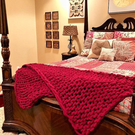 Oversized chunky knit throw blanket with plush chenille yarn Bowlift