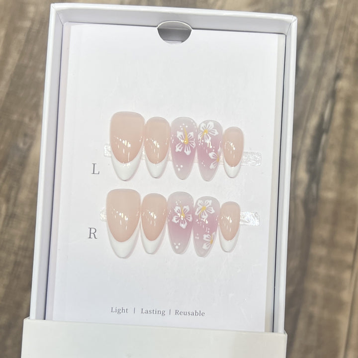 Decorative Floral Stiletto Press-On Nail Set Bowlift