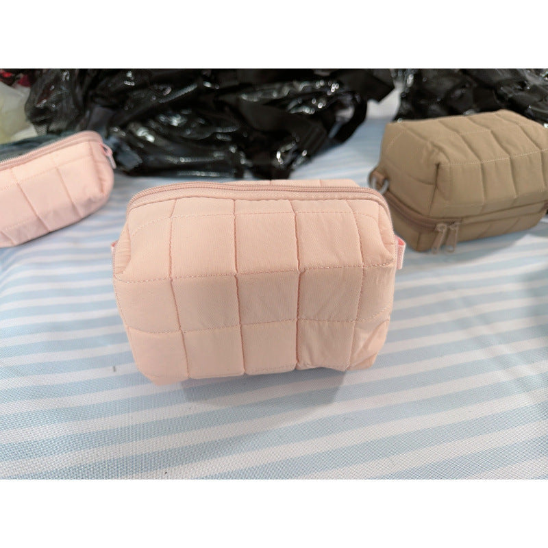 Cosmetic Organizer with Padded Design Bowlift