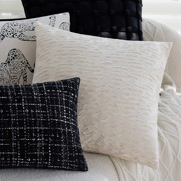 Rectangular decorative cushion with bouclé tweed structure Bowlift