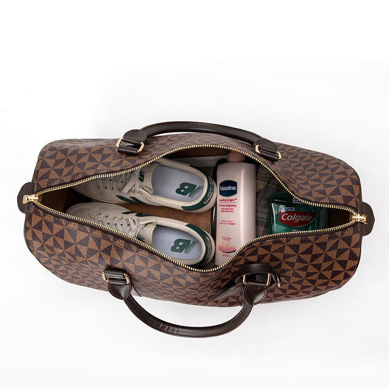 Spacious travel bag with stylish geometric design Bowlift