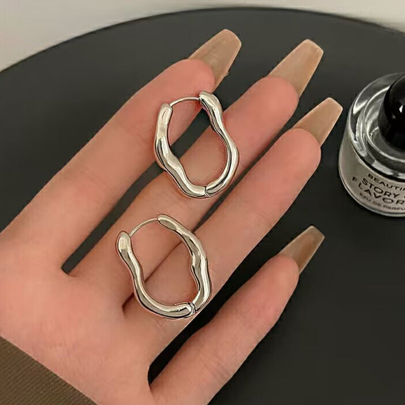 Wavy hoop earrings Bowlift