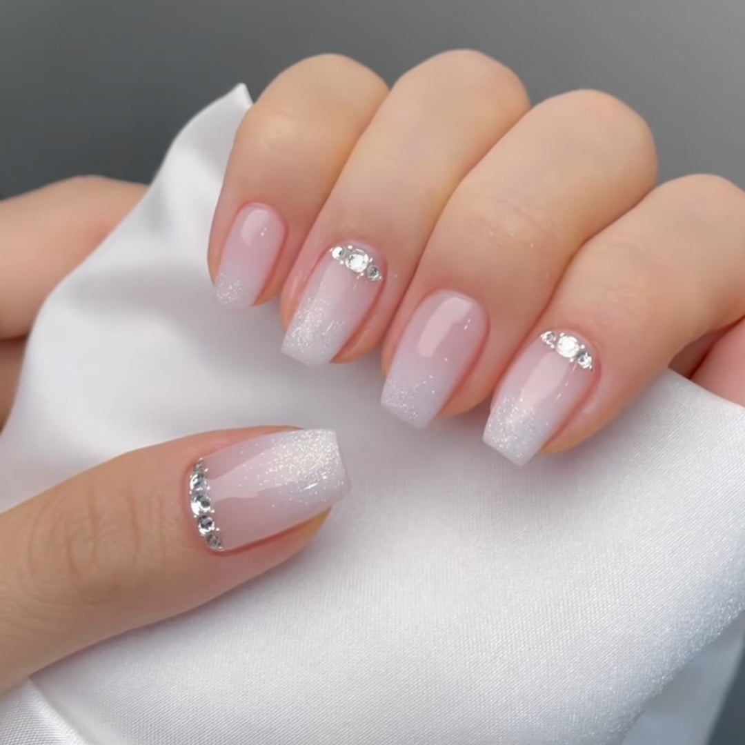 Elegant Heart-Designed Press-On Nail Tips Bowlift