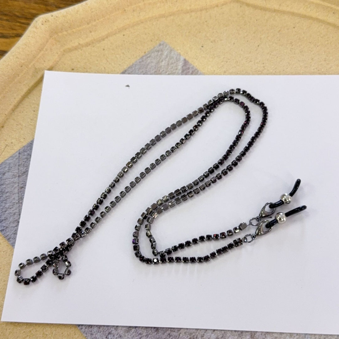 Stylish Eyewear Chain with Decorative Beads Bowlift