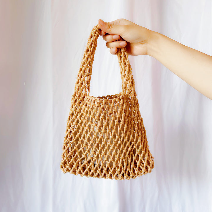 Hand-knotted tote bag with unique design Bowlift