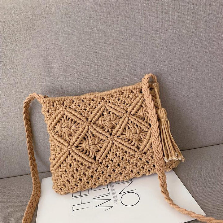 Hand-knotted shoulder bag with tassels and geometric pattern Bowlift