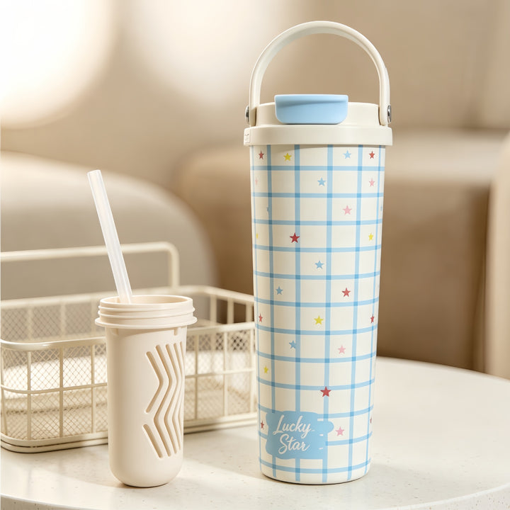 Insulated drinking bottle with integrated straw Bowlift
