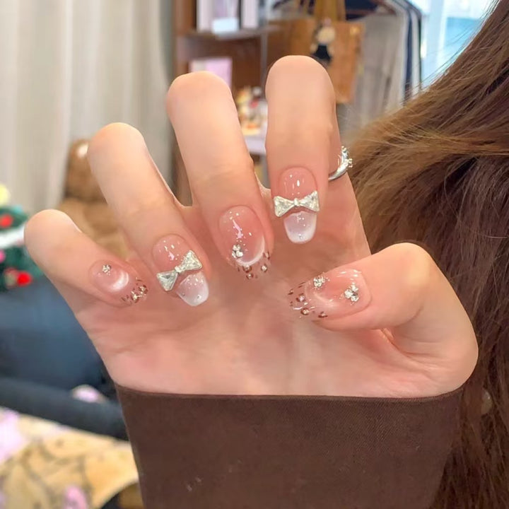 Elegant Rhinestone-Embellished Press-On Nails Bowlift