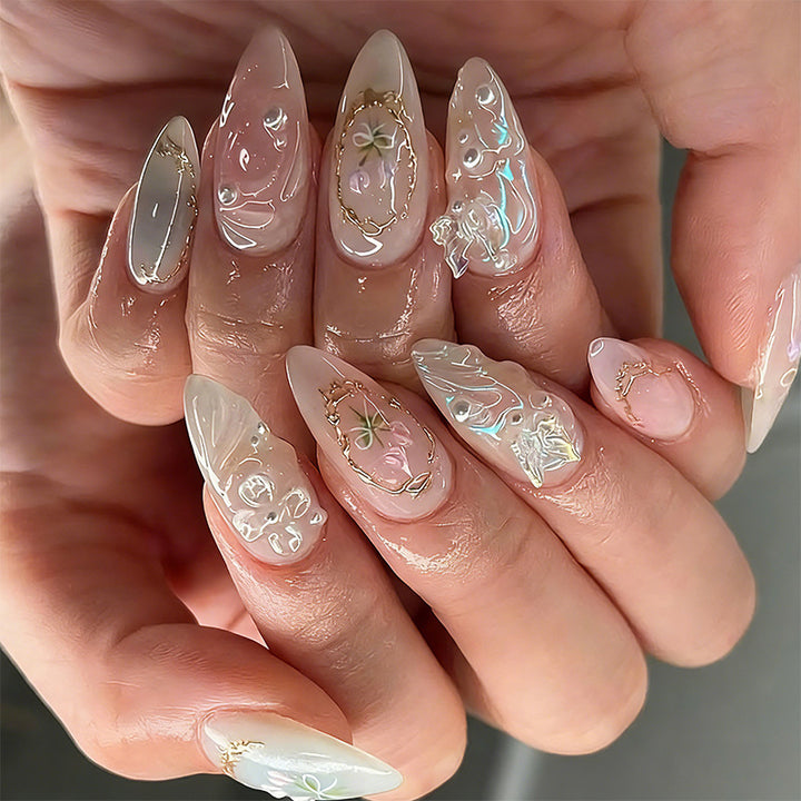 Nail art set with filigree floral decorations Bowlift