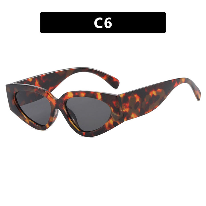 Women's Cat-Eye Sunglasses with Extravagant Design and Protective UV Filter Bowlift