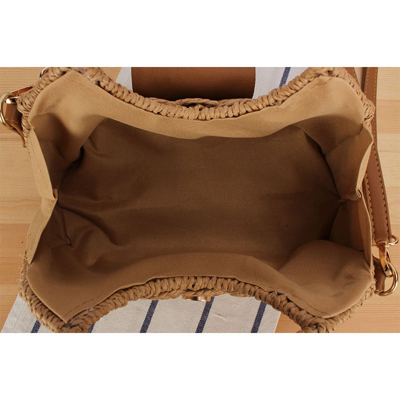 Elegant basket bag with unique closure Bowlift