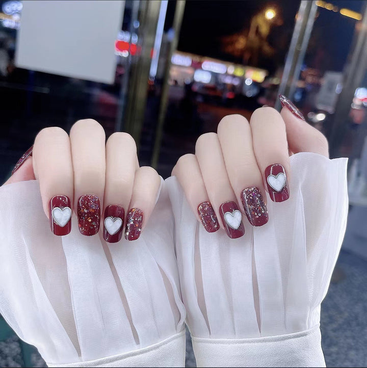 Glamorous Heart Design Press-On Nails Bowlift