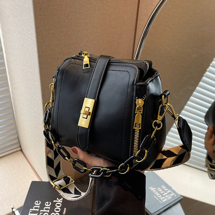 Chic Crossbody Handbag Bowlift