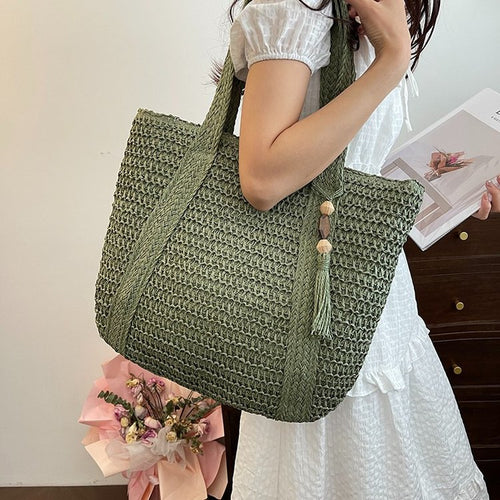 Spacious and Stylish Beach Bag Bowlift