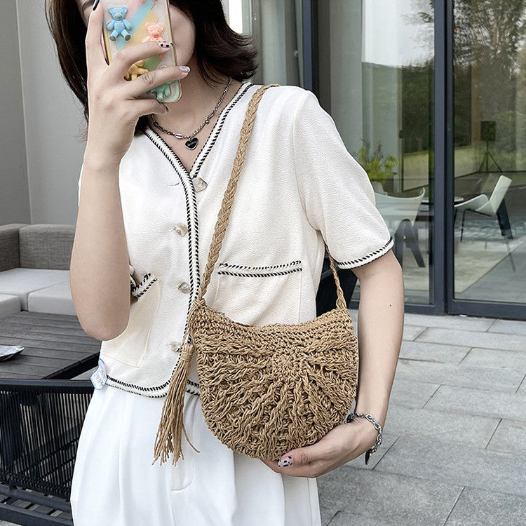 Hand-knotted shoulder bag with fringes Bowlift