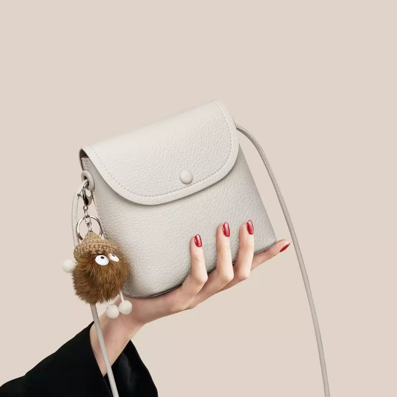 Elegant Crossbody Bag Bowlift