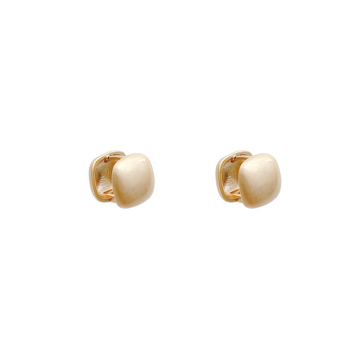 Stylish stud earrings with minimalist design Bowlift
