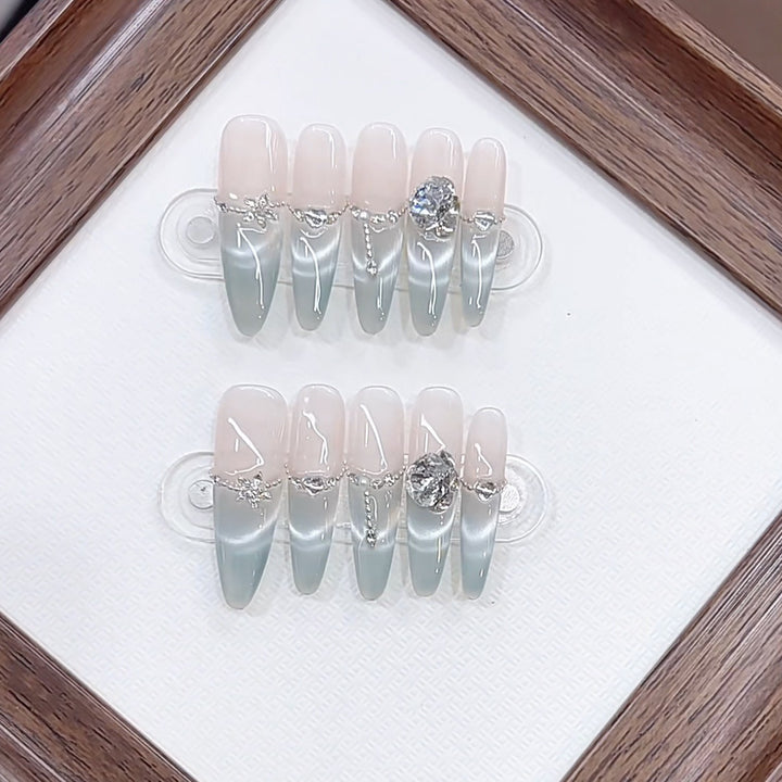 Glamorous Decorative Press-On Nails Set Bowlift