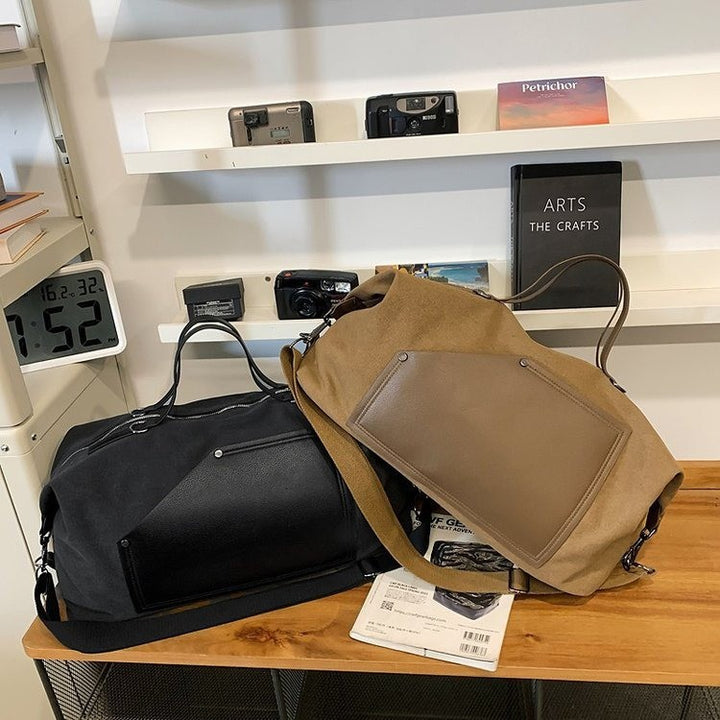 Sporty travel bag made of durable material with practical compartments Bowlift