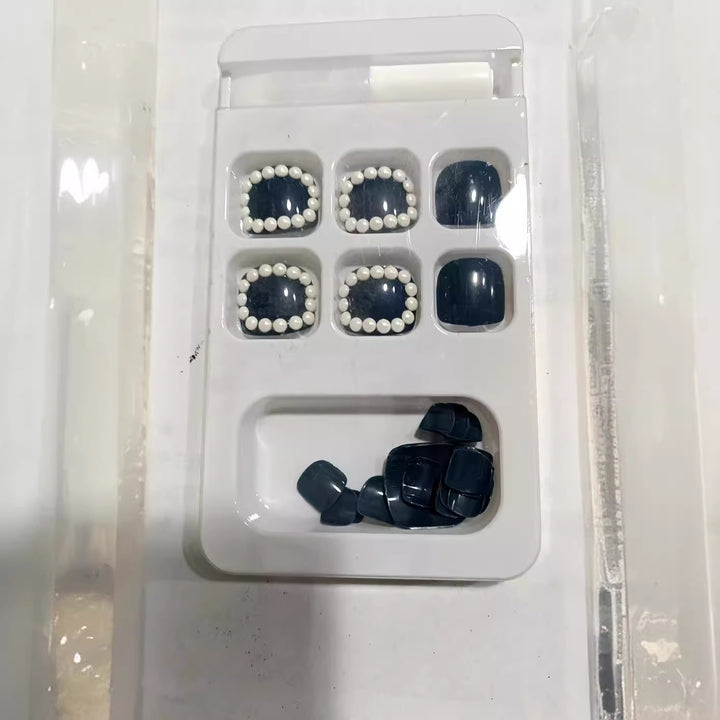Decorative Press-On Nail Set with Pearl Accents Bowlift