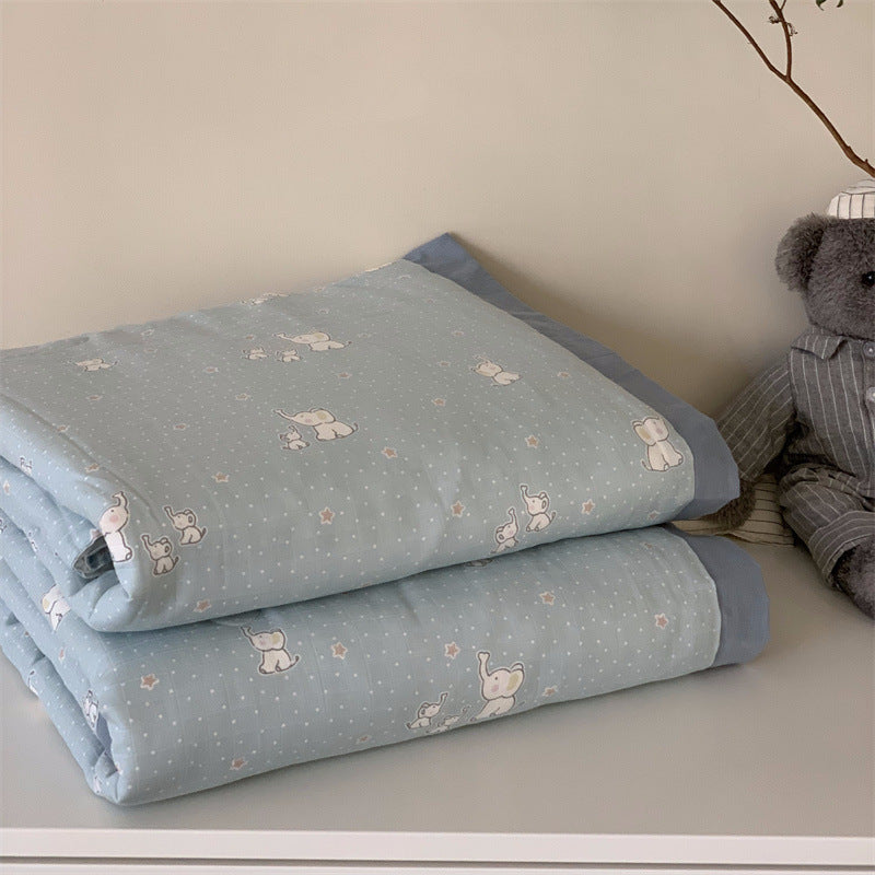Soft muslin baby blanket with teddy design and double-layered gauze