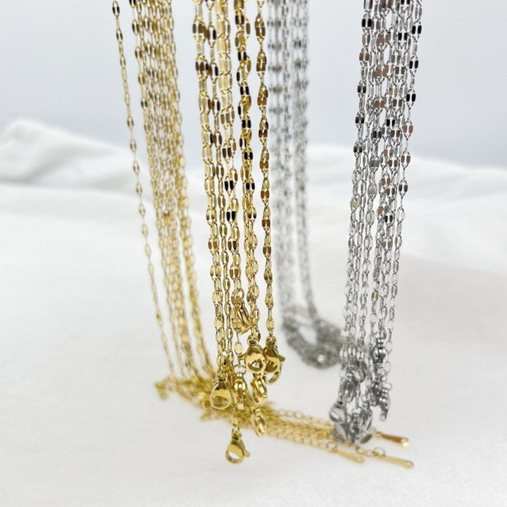 Elegant Interlaced Chain Necklace Bowlift