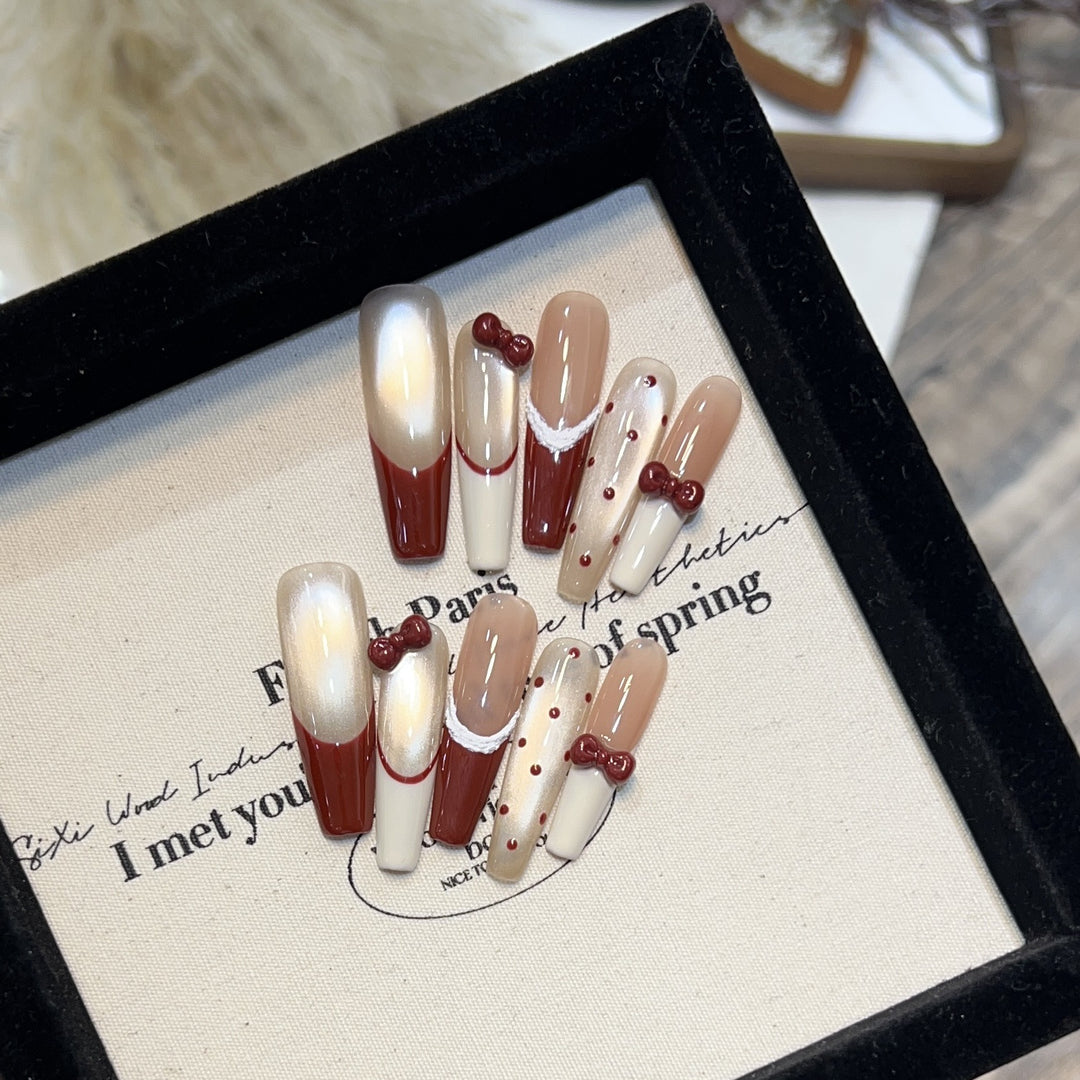 Premium Press-On Nail Art Set with Elegant Heart & Leaf Design Bowlift